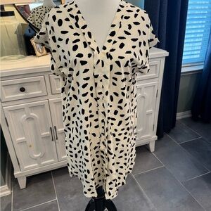 Umgee Black and White V-Neck Short Sleeve Midi Dress